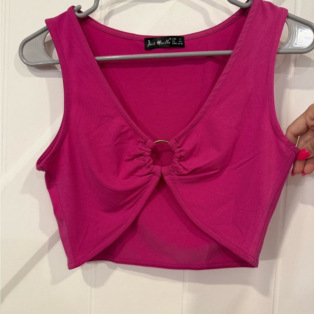 Chic Fuchsia Ring Detail Crop Top